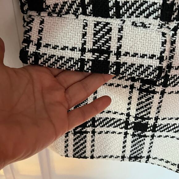 Evereve Black and Ivory Kennedy Blazer SZ XS - Picture 7 of 8